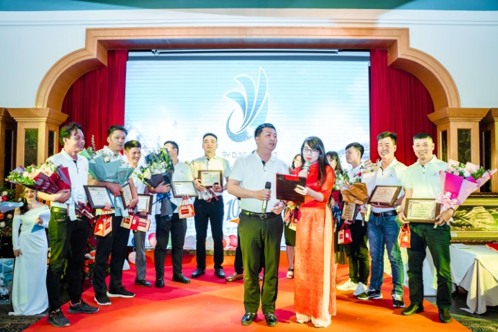 1673321563165629AlH2.jpg DDA01820 (Small).JPG